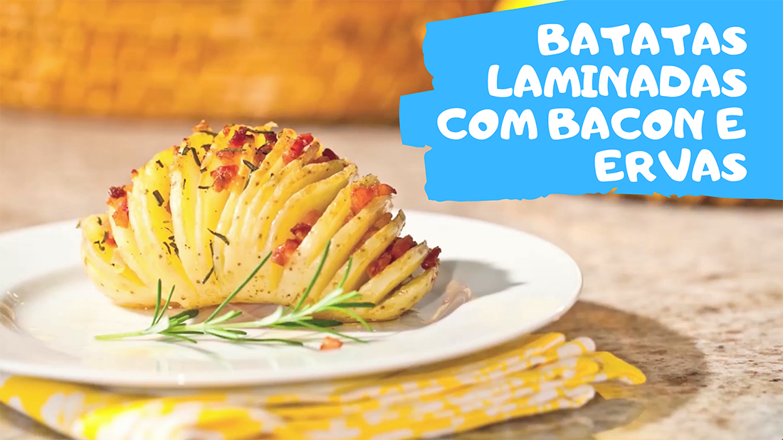 Batatas laminadas com bacon para o domingão!